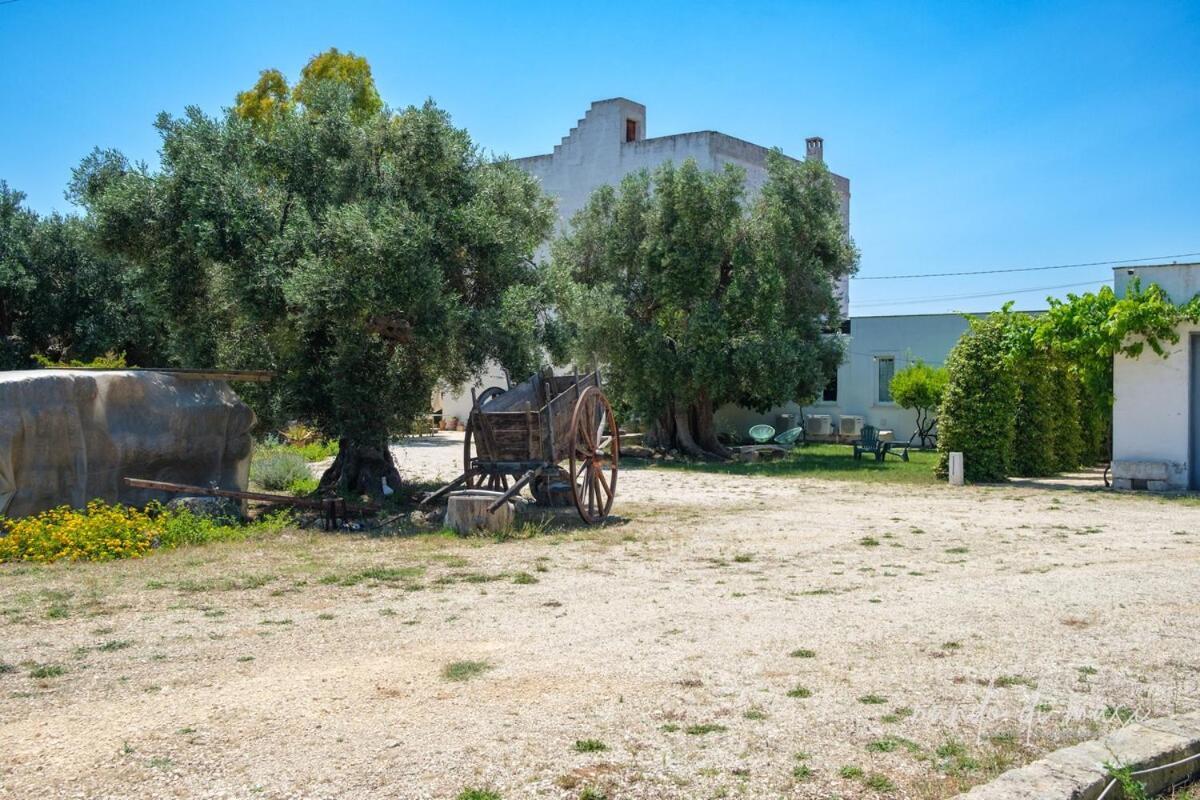 Masseria Giangrande - Rooms And Apartment Полиньяно-а-Маре Экстерьер фото